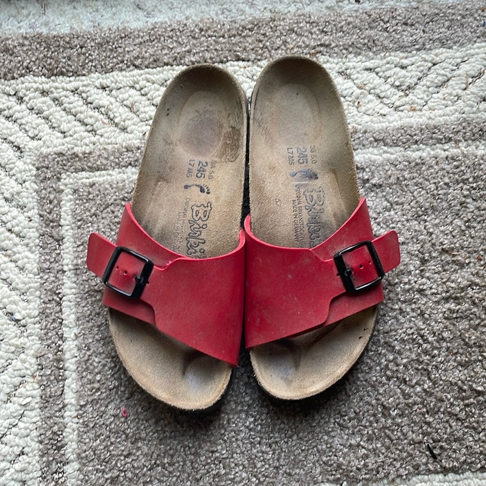 Birki’s women’s size 38 red sandal